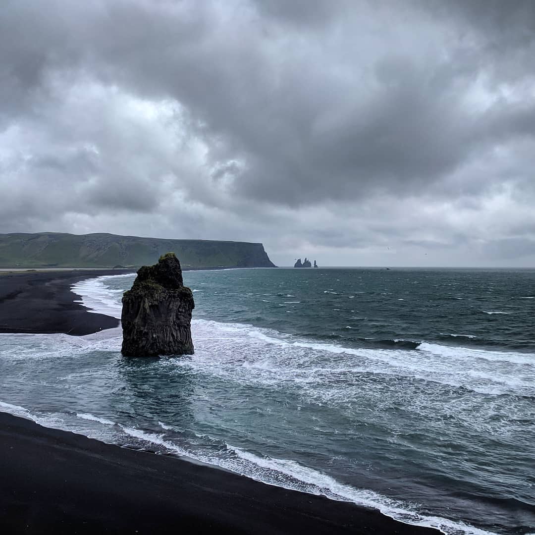 Black sand beach #reynisfjara #iceland Black sand beach #reynisfjara #iceland